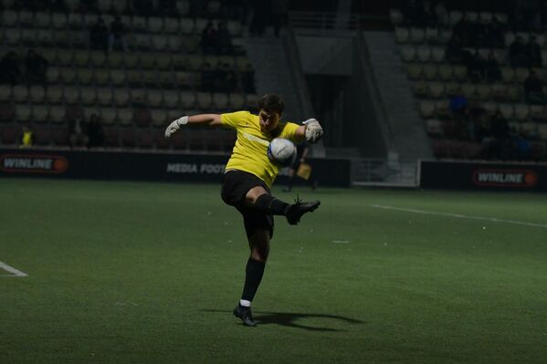 Во второй половине игры "Нарт" продолжил владеть преимуществом на поле. - Sputnik Абхазия