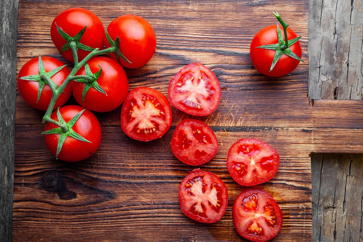 Красноярские ученые вырастили помидоры без солнечного света