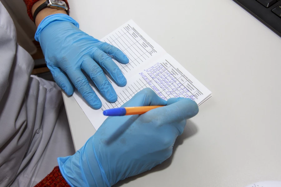 Больница, врачи, лечение, анализы.