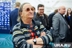 Валерий Ярушин - один из основателей и бессменный руководитель «золотого состава» ВИА «Ариэль» до 1989 года.