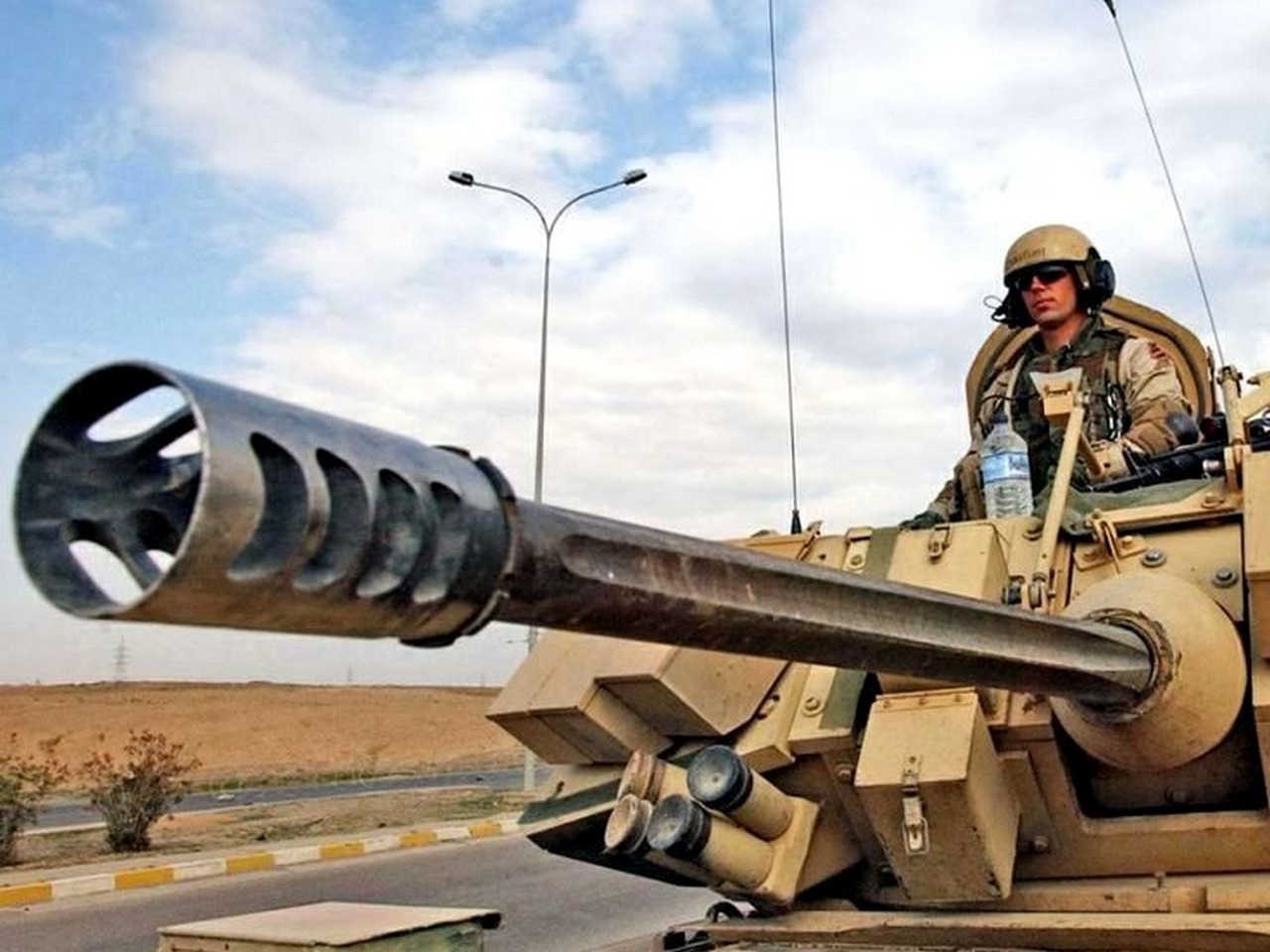 Автоматическая нарезная пушка М242 «Бушмайстер» калибра 25 мм.