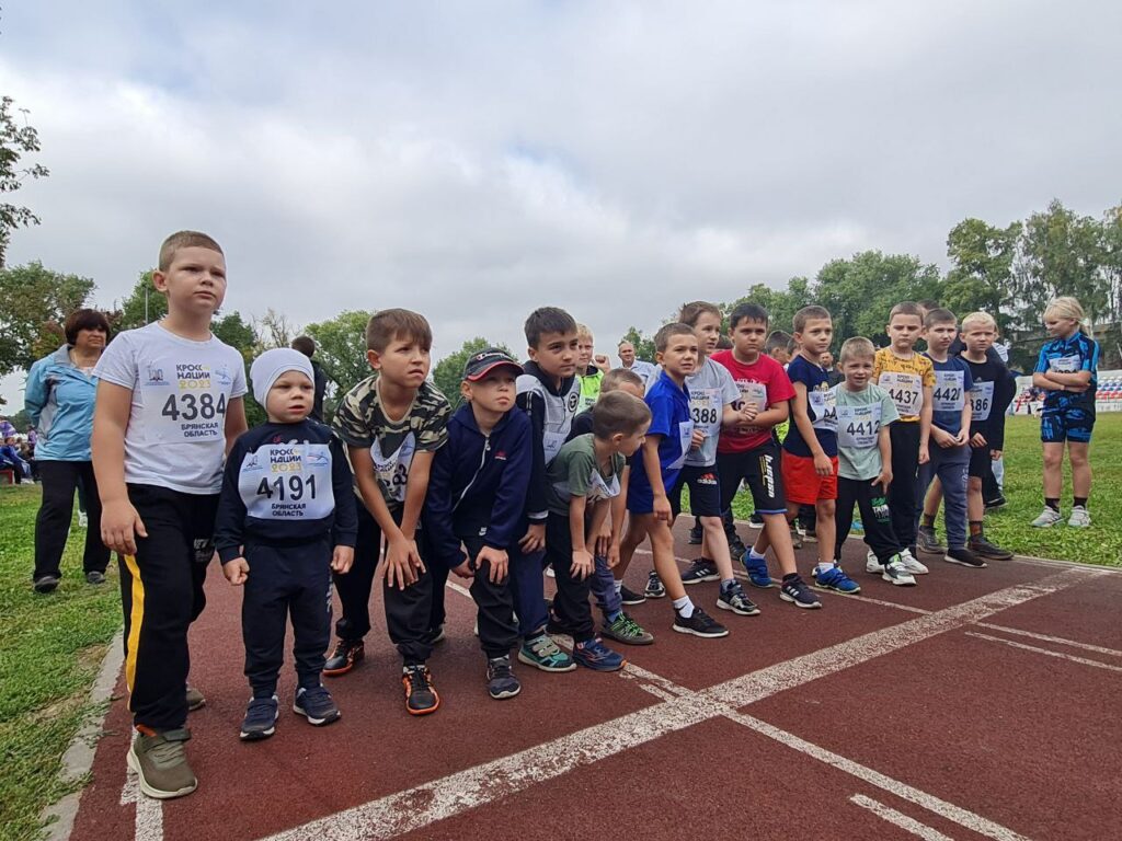 Самым юным участником «Кросса нации» в брянском поселке Локоть стал 4-летний Миша Никонов