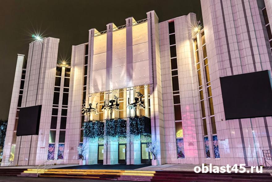 Февральские постановки с участием звёздных актёров в Кургане