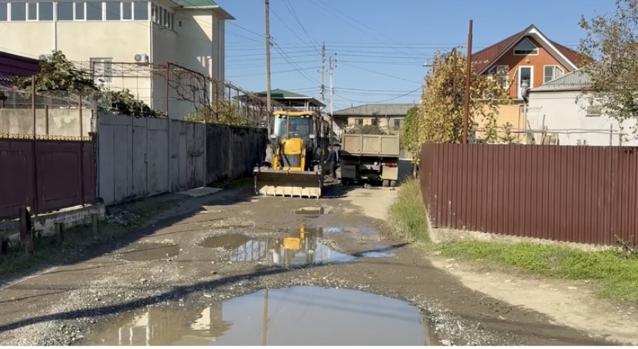 Начался ремонт улицы Басария в Сухуме 
