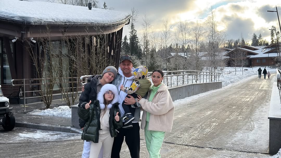 «Семья со мной, где бы я ни был»: Павел Прилучный о любви, романтике и конфликтах