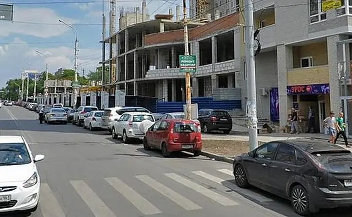 Угол Текучёва и Соборного, где может появиться новый медцентр. Фото «Яндекс.Карты»