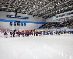 Важное событие объединило юных спортсменов из пяти городов УрФО – стартовал открытый турнир города Ханты-Мансийска по хоккею среди детских команд «Югорка»