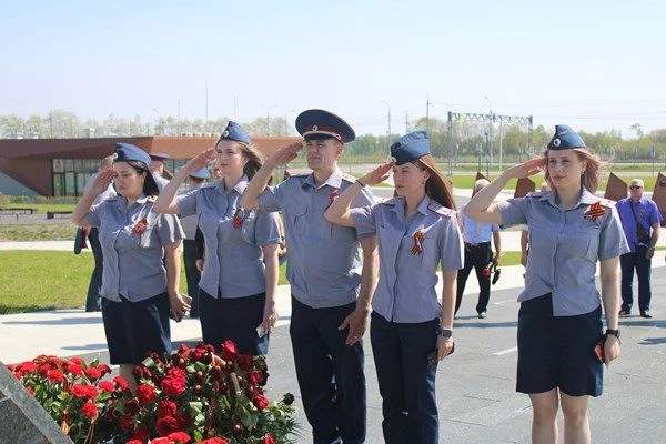 Курские сотрудники УФСИН провели автопробег ко Дню Победы
