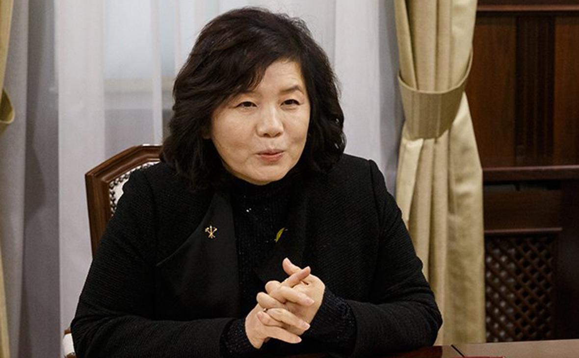 Цой кндр. Цой сон хи министр иностранных дел кндр. Глава мид кндр цой сон хи. Глава мид кндр цой сон хи. Ким гён хи корейский политик.