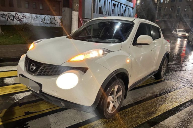 Водитель без прав сбил девочку-подростка в Твери