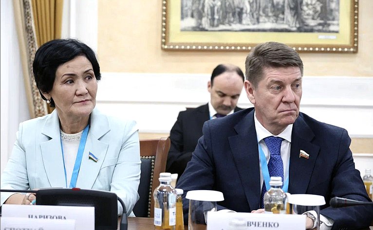 Делегация сенаторов приняла участие в наблюдении за проведением референдума по принятию новой Конституции Казахстана