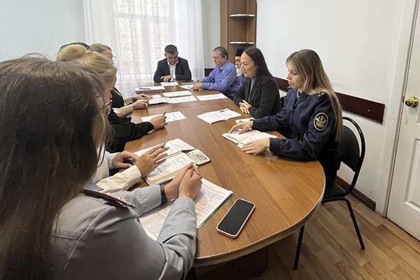 Представители исправительных учреждений и уголовно-исполнительной инспекции УФСИН приняли участие в рабочем совещании по решению вопросов социальной адаптации граждан, освободившихся из мест лишения свободы, и осужденных без изоляции от общества