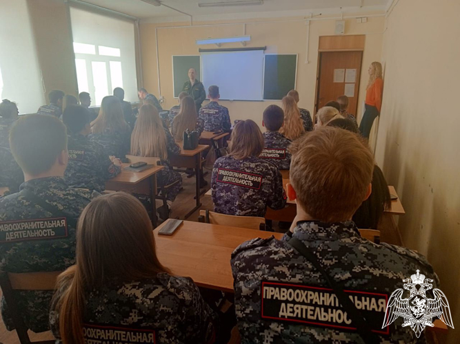 Офицеры Росгвардии рассказали вологодским студентам о войсках национальной гвардии России и ведомственных вузах