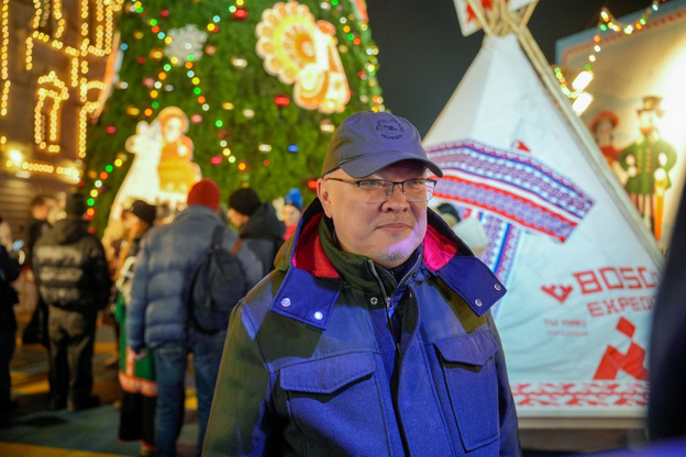 На Красной площади открылся каток в стиле дымковской игрушки