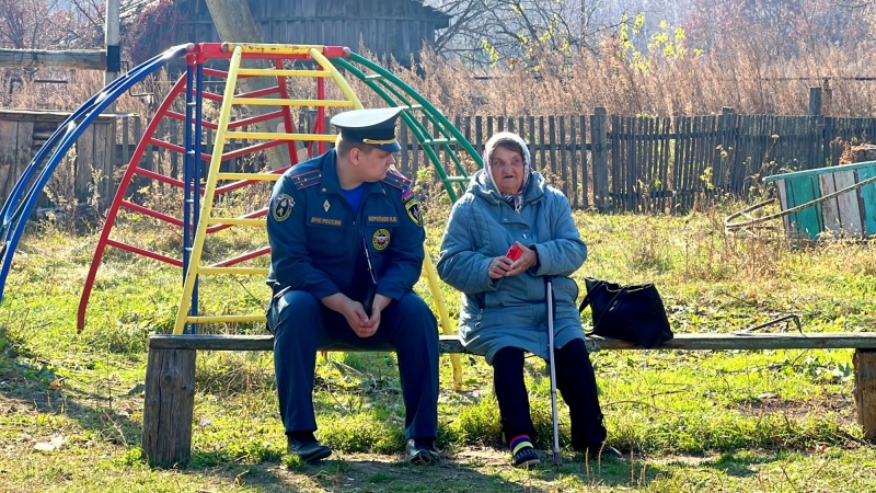 Своевременная забота – залог безопасности. Рейд по печному отоплению организовали пожарные МЧС России в пригороде Биробиджана