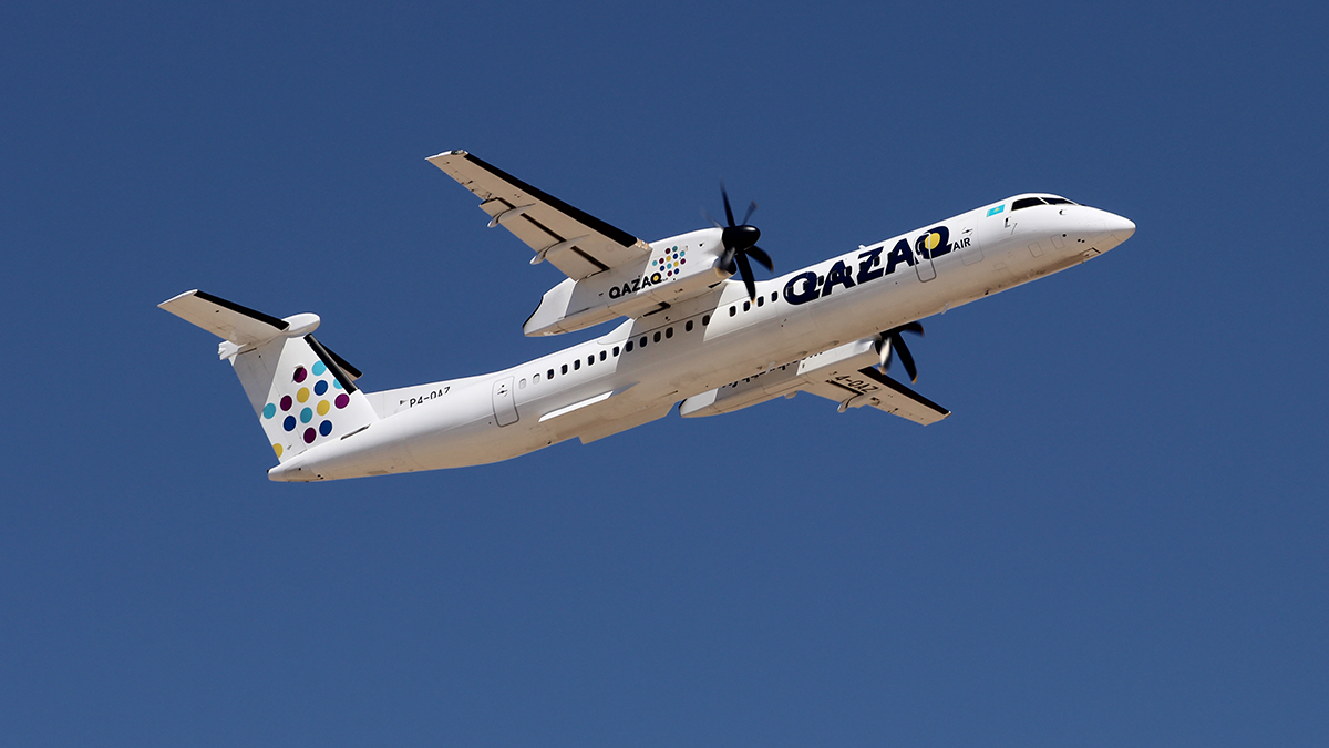 Iq самолет. Авиакомпания Qazaq Air. Qazaq Air самолеты. Qazaq Air логотип. Рейс iq5007.