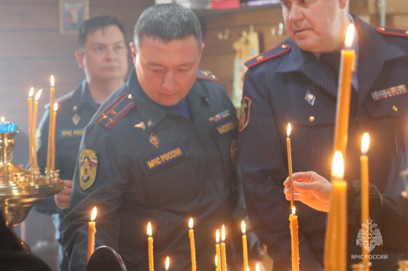 Забайкальские огнеборцы почтили память товарищей, погибших при исполнении служебного долга
