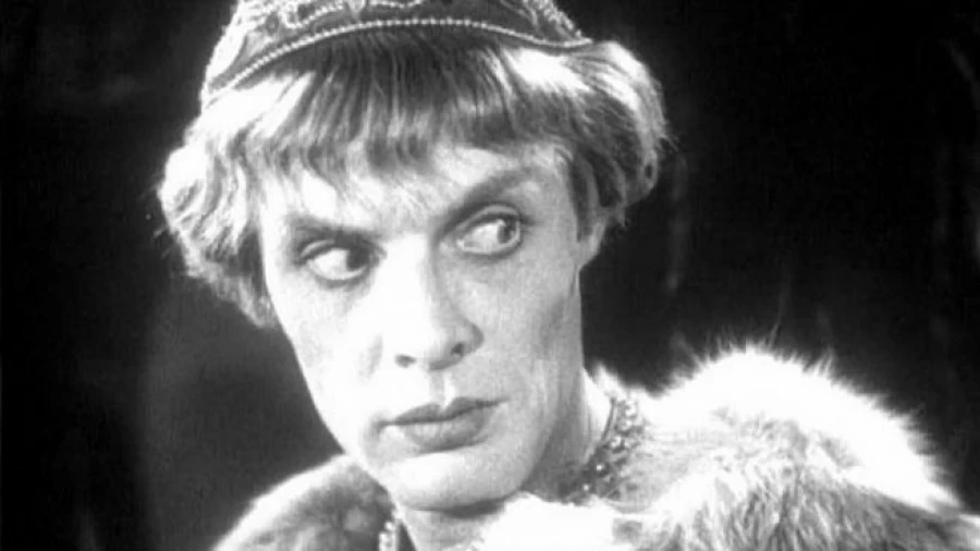 Павел Кадочников.