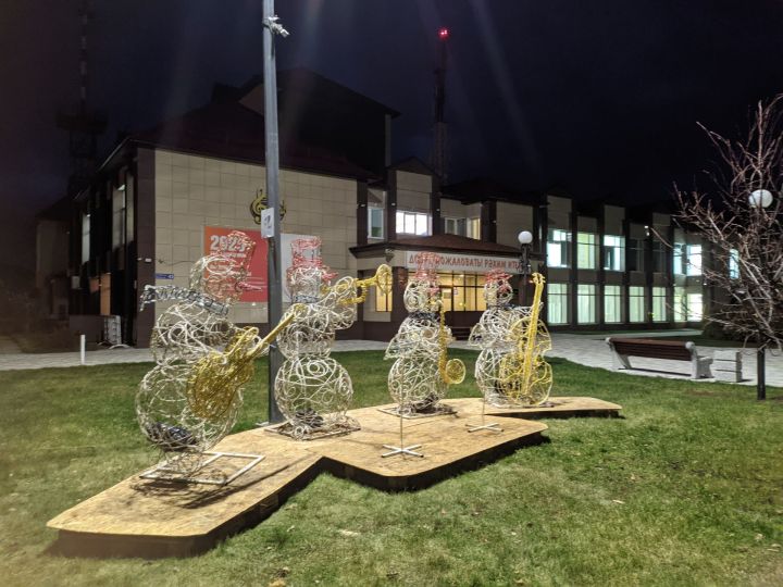 Установка новогодних украшений в Тетюшах