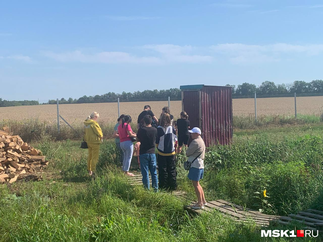 Единственный общественный туалет в десятках километров