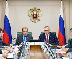 Глава Ханты-Мансийска Максим Ряшин на этой неделе работал в Совете Федерации в составе делегации Югры