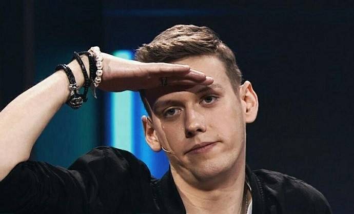 В активном поиске: Антон Шастун расстался с девушкой, которой сделал предложение
