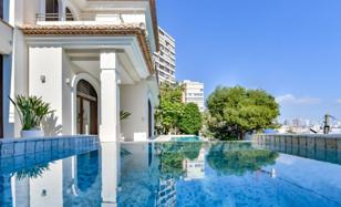 Эксклюзивная вилла с бассейном, садом и гостевыми апартаментами рядом с пляжем, Бенидорм, Испания за 3 250 000 €