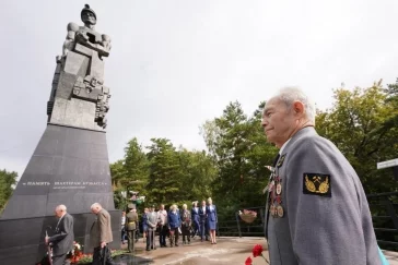 Фото: «Стрижи» в небе и улицы без машин: главы кузбасских городов делятся фотографиями празднования Дня шахтёра 1