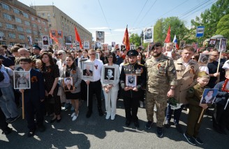 По главной улице Челябинска прошел «Бессмертный полк» 