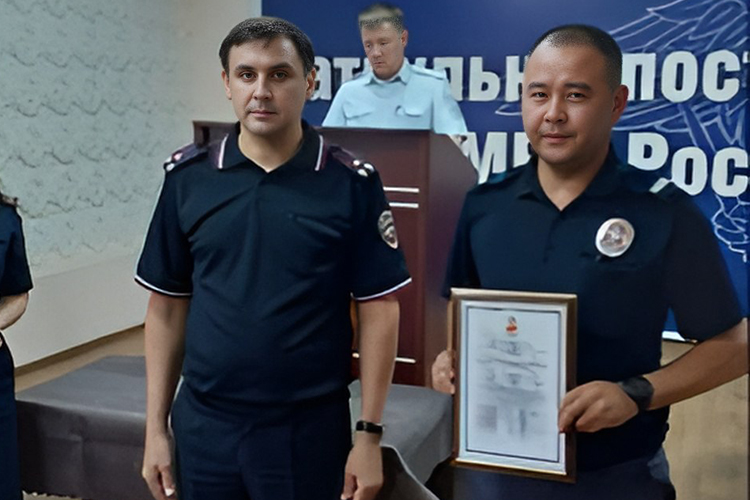 С 2021 года Габитов (слева) стал намного чаще мелькать в СМИ, посещая различные публичные мероприятия