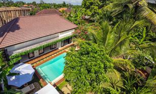 Стильная вилла с бассейном и пышным садом для сдачи в аренду с хорошей доходностью в Убуде, Гианьяр, Бали, Индонезия за $500 000