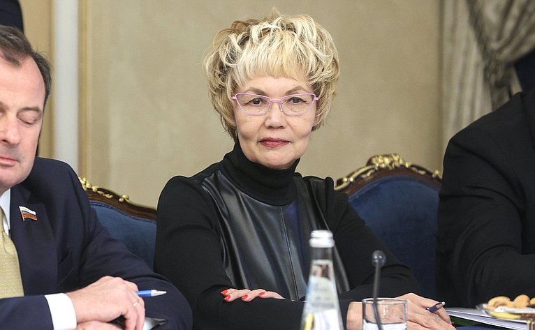 Дина Оюн