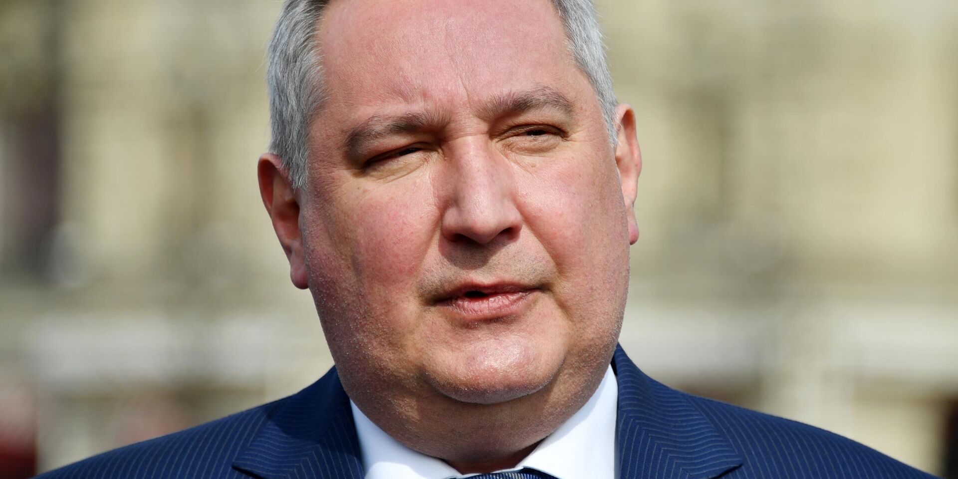 Возложение цветов к месту захоронения Ю. Гагарина у Кремлевской стены - ИноСМИ, 1920, 06.10.2025