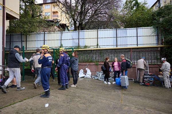 В Сочи в пострадавшем от взрыва бытового газа доме началась расчистка территории