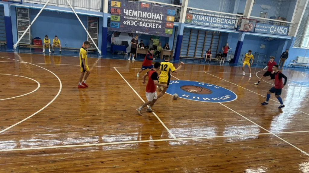 В фестивале фиджитал-футбола в Клинцах победила команда Новозыбковского педколледжа