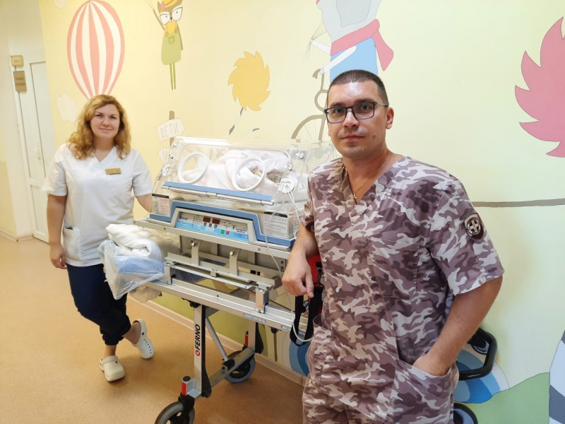 700-граммовую двойню спасли врачи новгородского роддома
