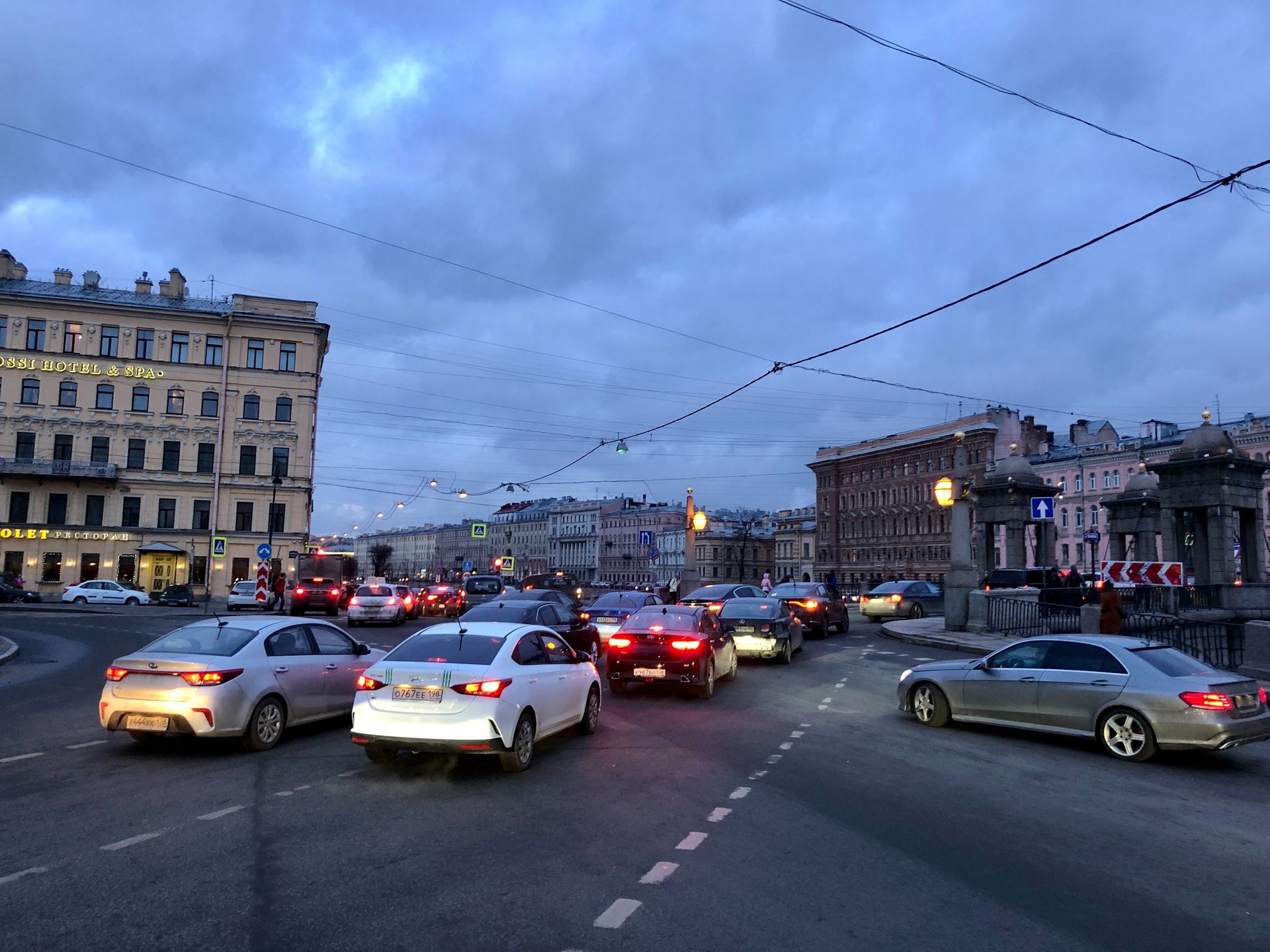 Регион спб. Весна в Санкт-Петербурге. Санкт-Петербург весной. Санкт Петербург Saint Petersburg. Дороги Санкт-Петербурга.