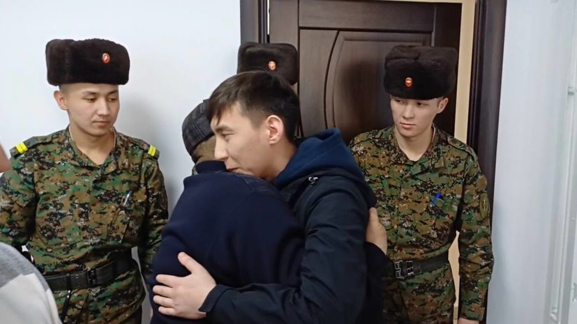 «Спасибо за справедливое решение»: участника СВО из Киргизии освободили из-под стражи в зале суда в Бишкеке