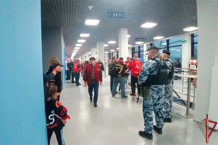 Безопасность проведения матча КХЛ в Москве обеспечили сотрудники Росгвардии (видео)