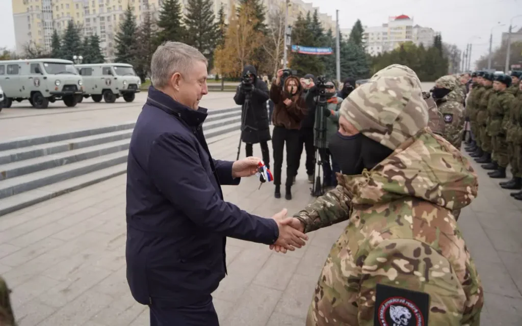 В Брянской области отряду «Барс» вручили шесть новых автомобилей