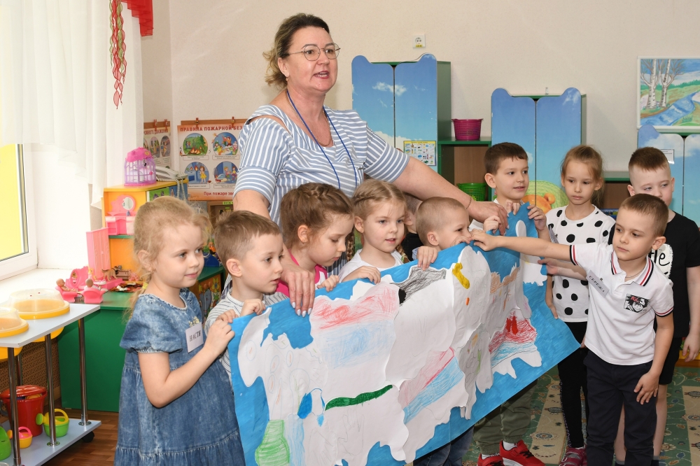 Воспитатель года брянск. Воспитатель года 2021. Орел работа воспитатель. Учитель года 2020 орел. Всероссийский конкурс воспитатель года.