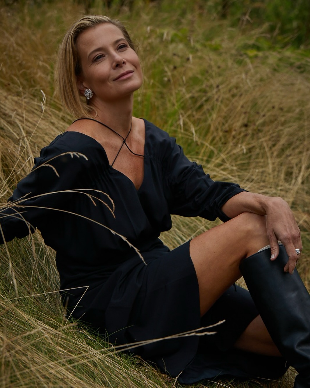 «Бывают ситуации, когда я абсолютно беззащитна»: Юлия Высоцкая о внешней броне