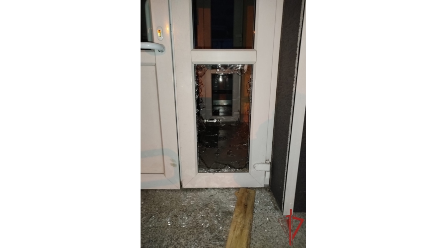 В Хабаровске сотрудники Росгвардии по горячим следам задержали мужчину, подозреваемого в краже из аптеки