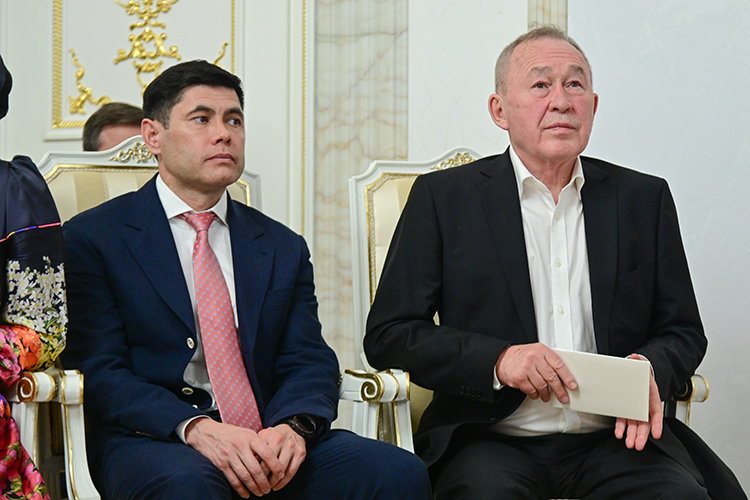 Рафаэль Гималов (справа) «засветился» на встрече раиса РТ с приехавшим в республику 25 июня президентом переходного периода Республики Мали