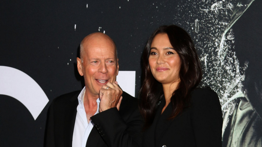 «Меня несправедливо осуждают»: жена Брюса Уиллиса ответила на нападки хейтеров