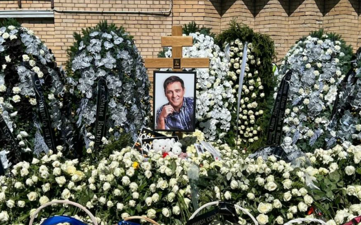 Памятник шатунову на троекуровском кладбище фото сегодня