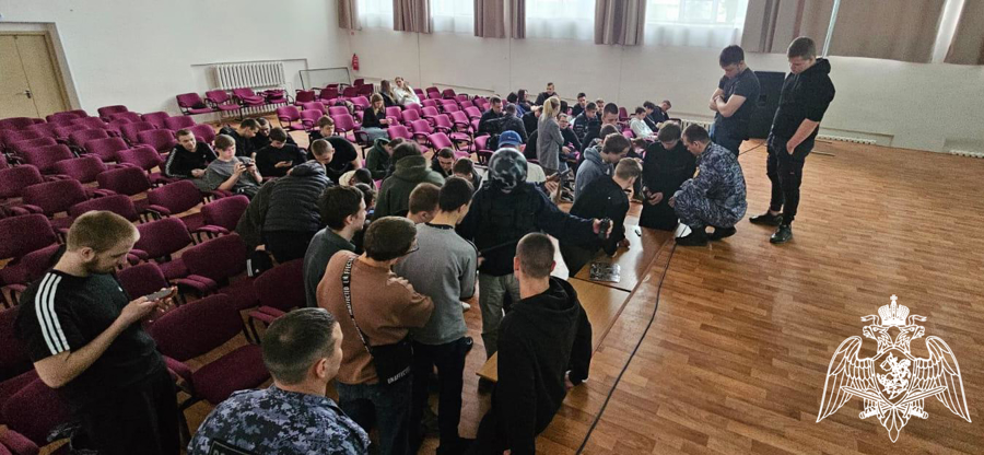 Офицеры Росгвардии рассказали вологодским студентам о войсках национальной гвардии России и ведомственных вузах