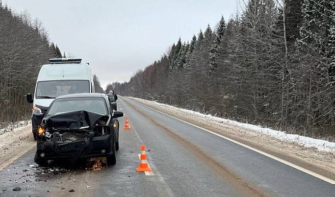 В Тверской области неудачный обгон привёл к ДТП