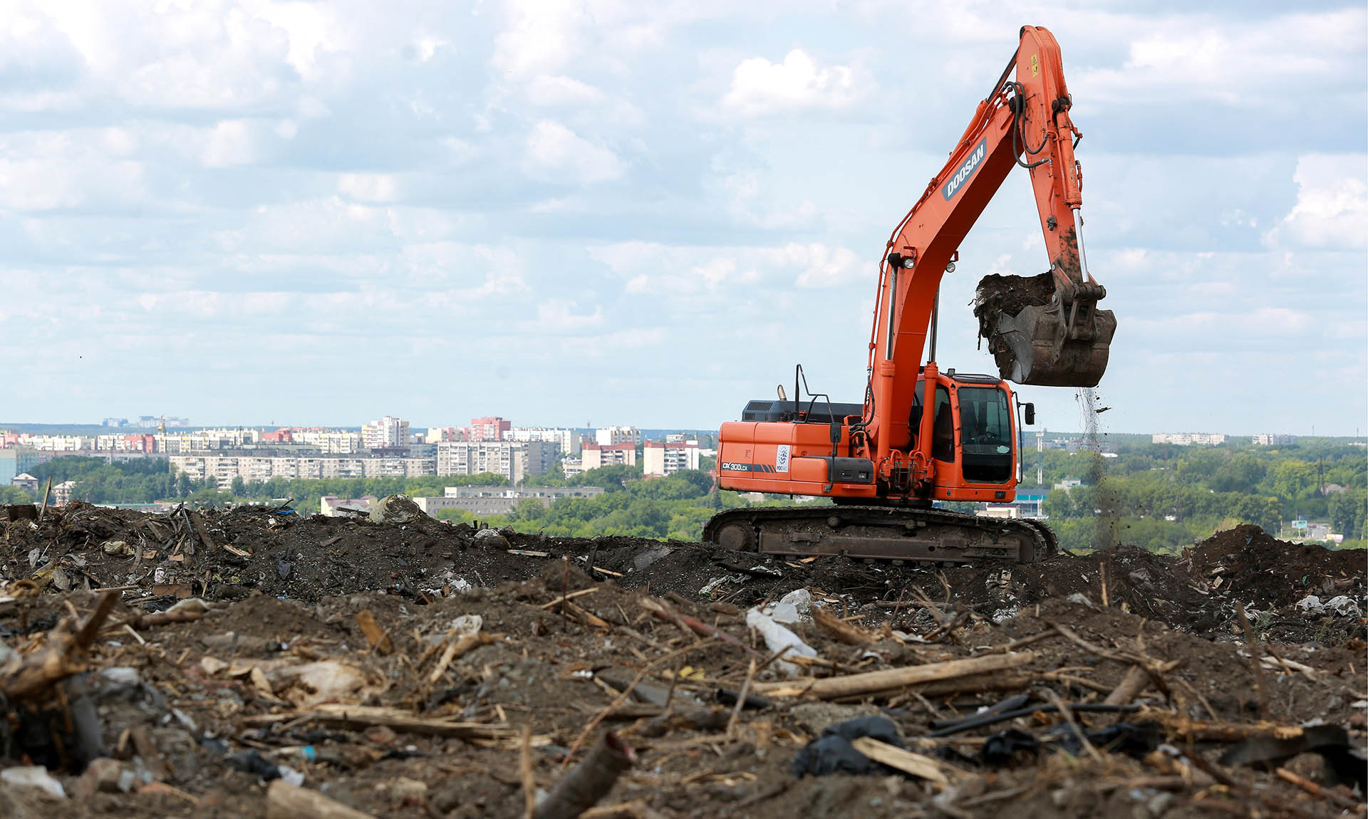 Работы по рекультивации на городской свалке