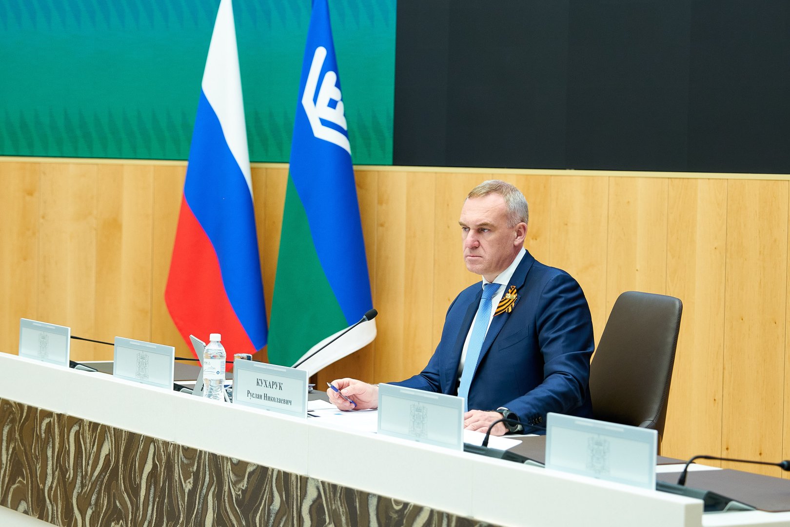 Губернатор ХМАО на заседании оргкомитета форума